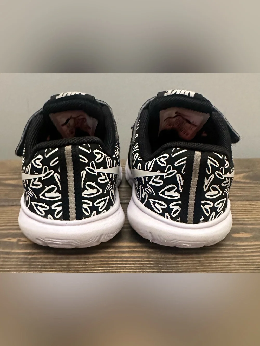Nike Flex Experience RN5 Shoes Black White Heart Print Toddler Size 5C